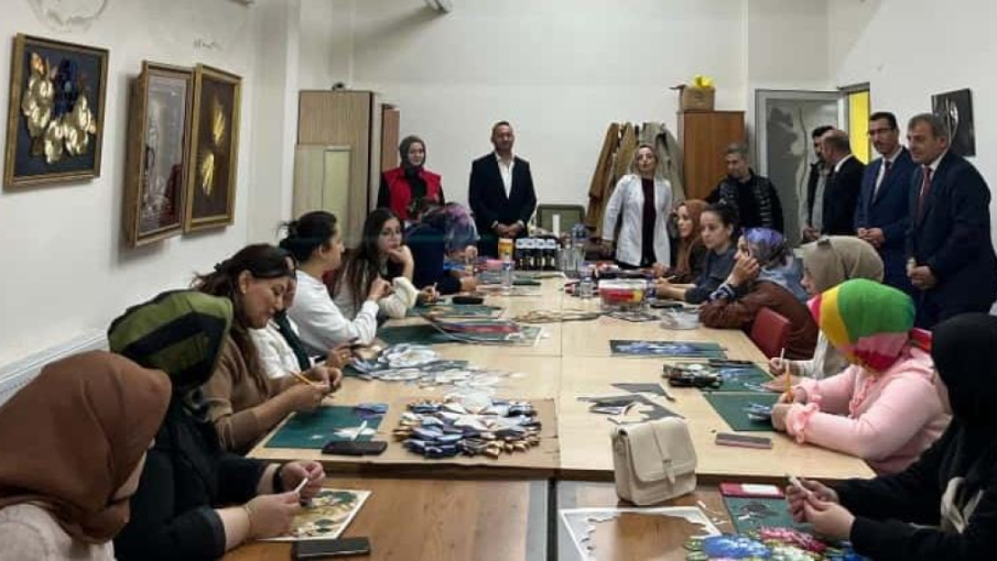 Sürmene’de Halk Eğitimi Kurslarına Ortak Ziyaret